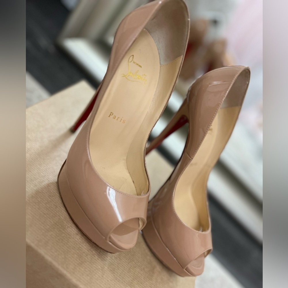 Christian Louboutin Lady Peep Patent Leather Nude Peep Toe High Heels 38.5